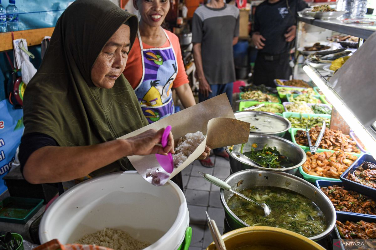 5 makanan favorit warteg yang murah dan pas untuk berhemat